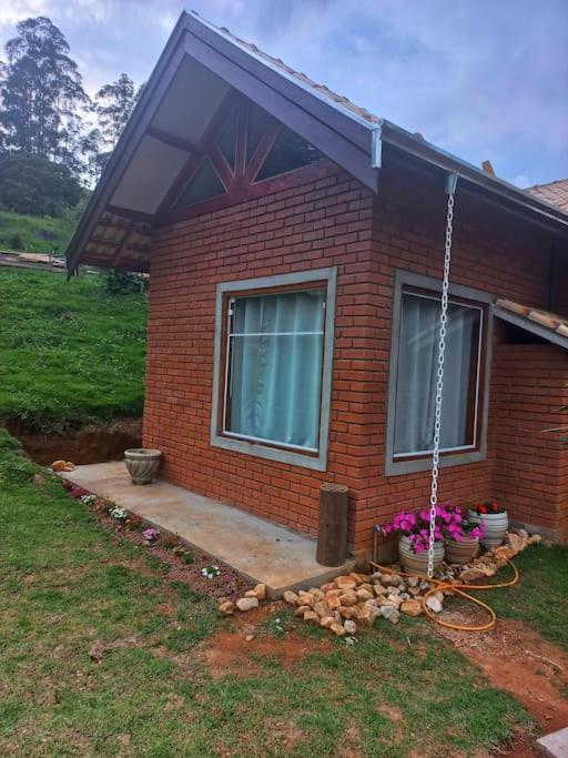 Chale Araucaria- Vale Das Pedras Mg Sapucai-Mirim Exterior photo