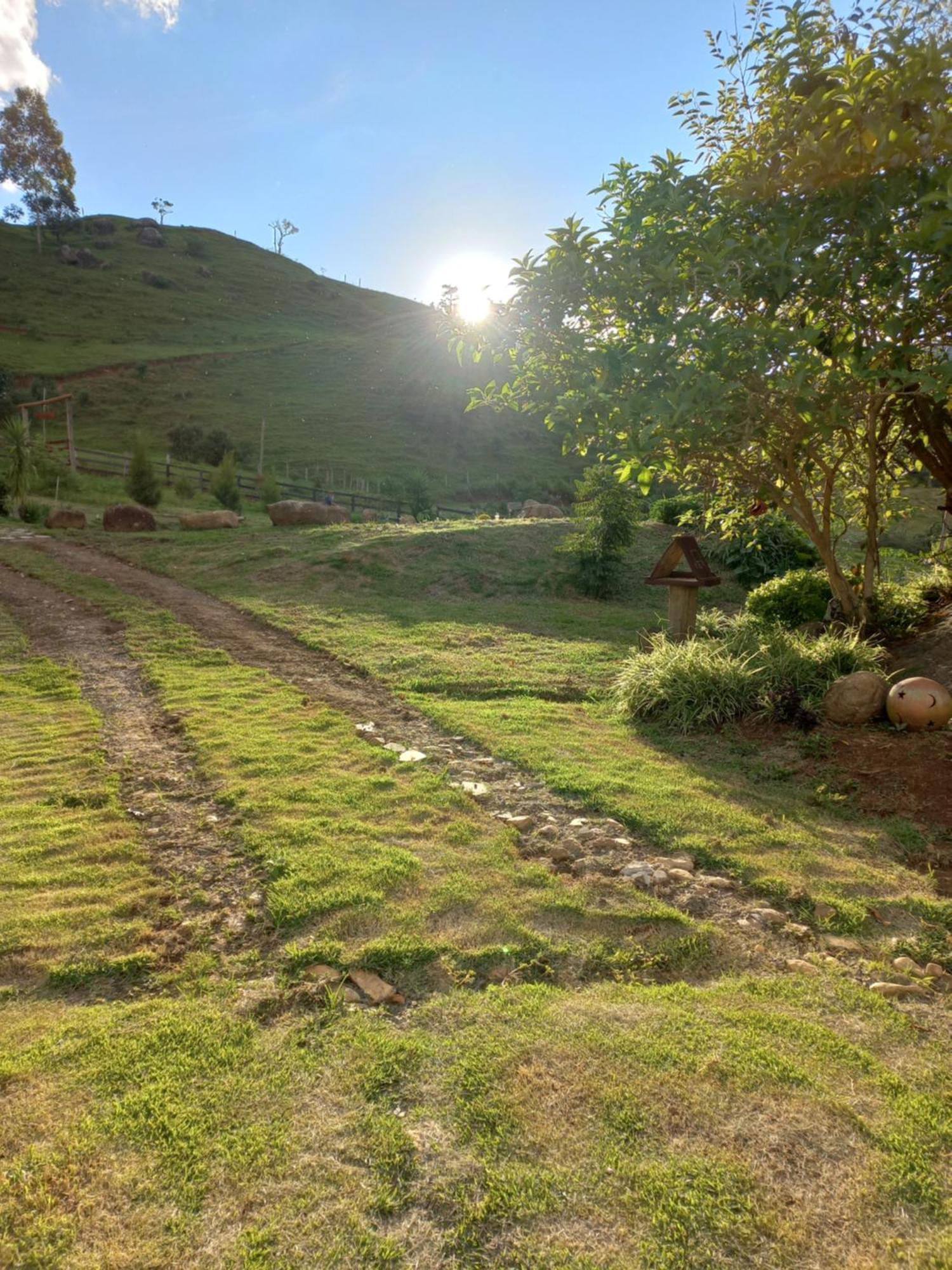 Chale Araucaria- Vale Das Pedras Mg Sapucai-Mirim Exterior photo
